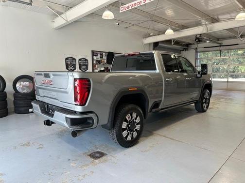 2025 GMC Sierra 2500 Denali