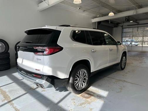2025 GMC Acadia Denali
