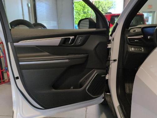 Summit White 2025 Buick Enclave Preferred