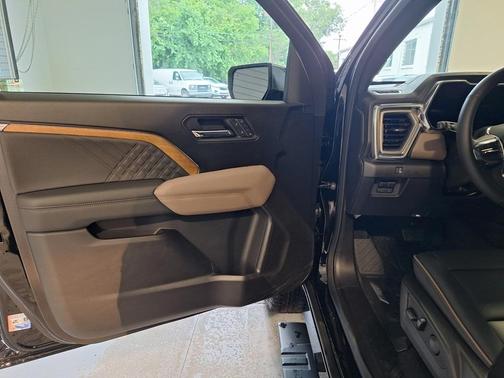 2025 GMC Canyon Denali