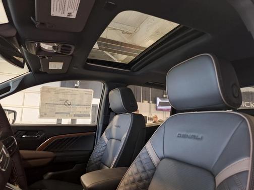 2025 GMC Canyon Denali