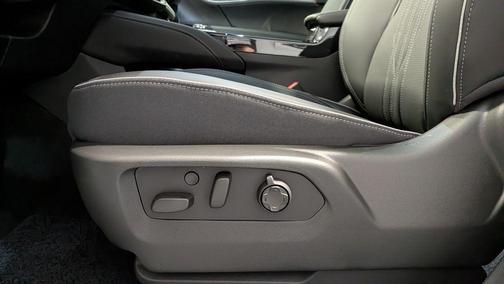 White Tri-Coat 2026 Buick Envision Avenir