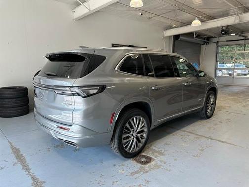 2025 Buick Enclave Avenir