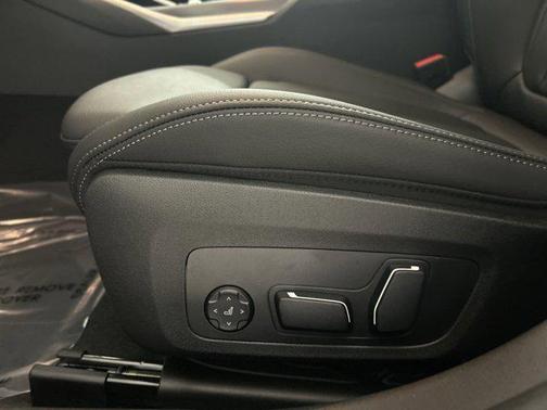 2025 BMW 330 i