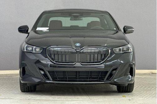 2026 BMW 550e 550e xDrive
