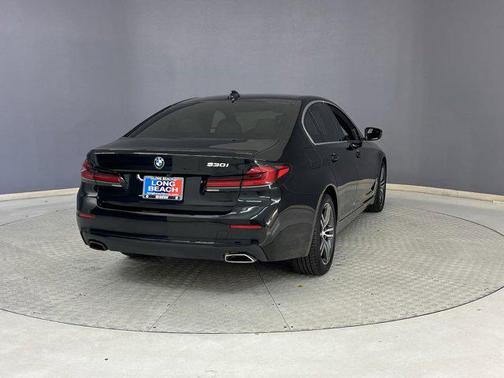 2021 BMW 530 530i