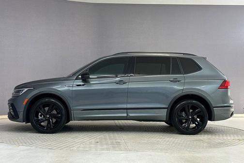 Platinum Gray Metallic 2024 Volkswagen Tiguan 2.0T SE R-Line Black