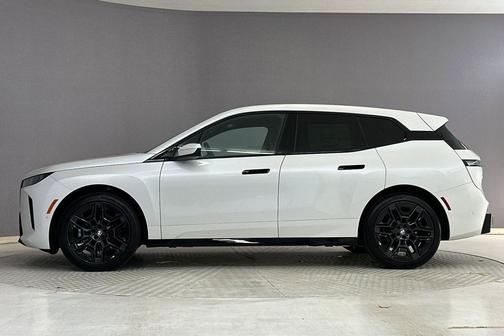 Mineral White Metallic 2026 BMW iX xDrive45