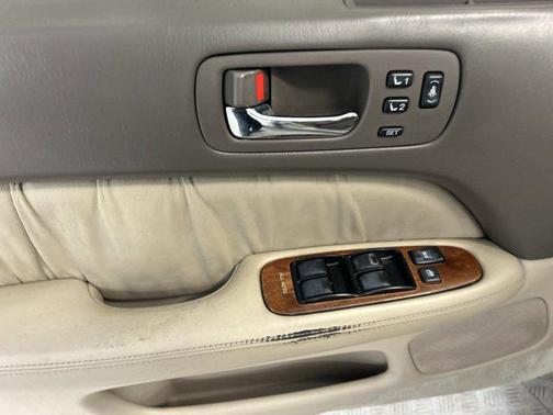 1999 Lexus LS 400 Base