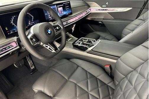 2026 BMW 740 740i