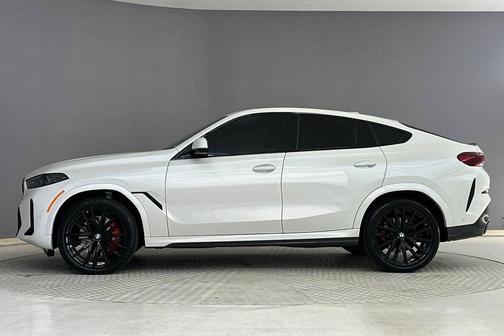 Mineral White Metallic 2024 BMW X6 xDrive40i