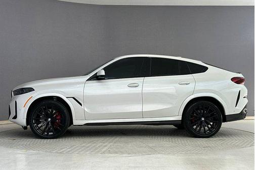 Mineral White Metallic 2024 BMW X6 xDrive40i