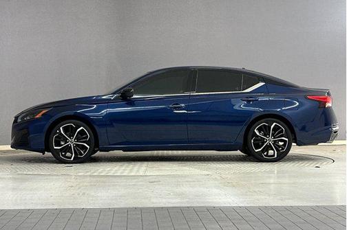 2023 Nissan Altima SR FWD