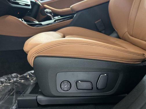 2025 BMW X4 M40i