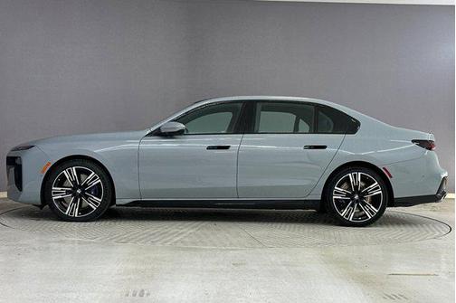 2023 BMW 760 i xDrive
