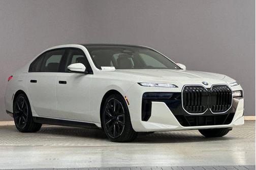 2026 BMW 740 740i