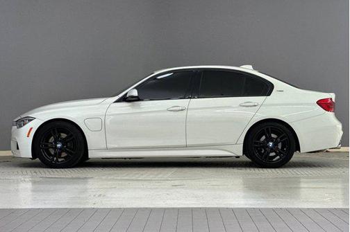 2018 BMW 330e iPerformance