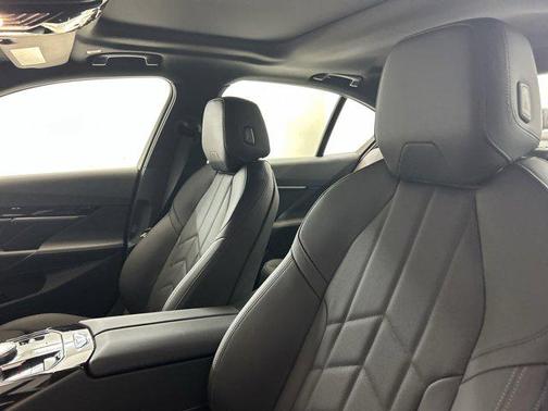 2025 BMW i5 eDrive40