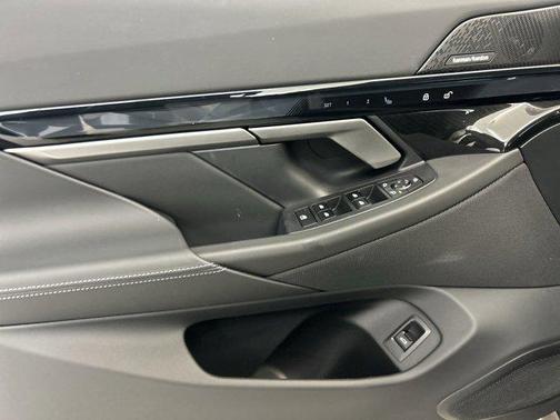 2025 BMW i5 eDrive40