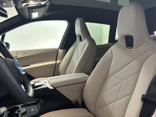 2025 BMW iX xDrive50