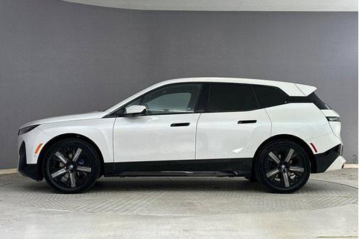 2025 BMW iX xDrive50
