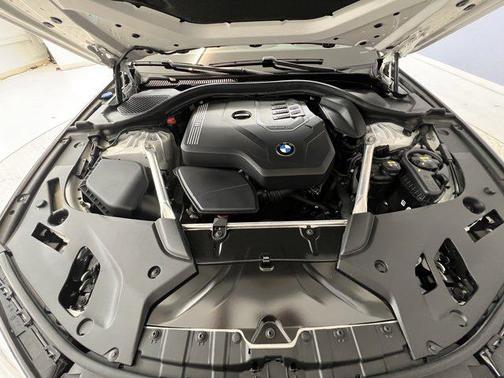 2022 BMW 530 i