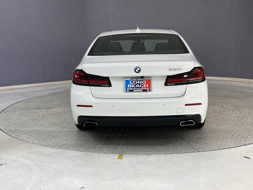 2022 BMW 530 i