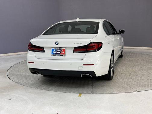 2022 BMW 530 i