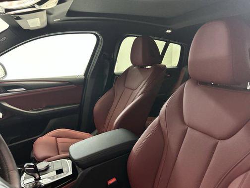 2025 BMW X4 xDrive30i
