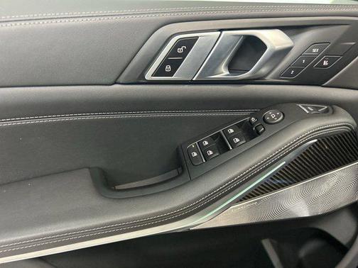 2024 BMW X5 M60i