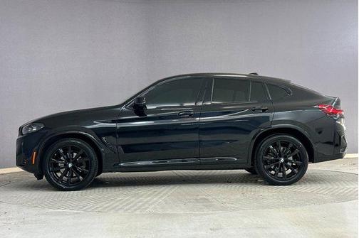 2025 BMW X4 xDrive30i