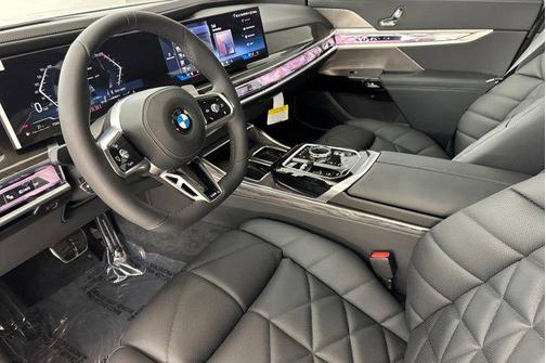Brooklyn Grey Metallic 2026 BMW 740 740i