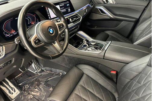 2023 BMW X6 M50i