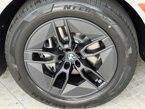 2026 BMW iX xDrive60