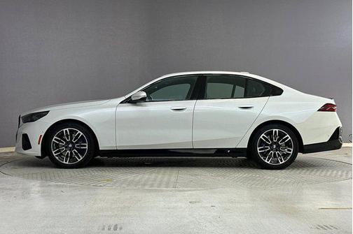 2025 BMW 530 530i