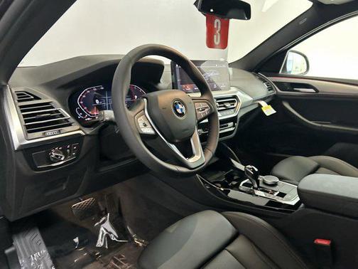 2025 BMW X4 xDrive30i