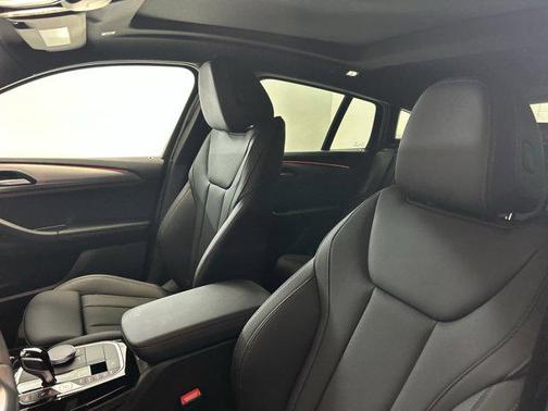 2025 BMW X4 xDrive30i