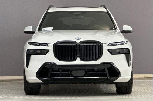 Alpine White 2026 BMW X7 xDrive40i