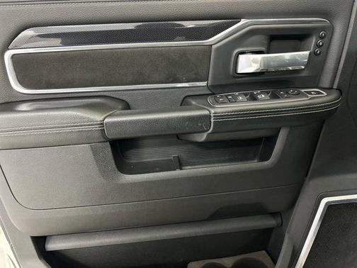 2022 RAM 2500 Laramie Crew Cab 4x4 6'4' Box
