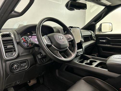 2022 RAM 2500 Laramie Crew Cab 4x4 6'4' Box