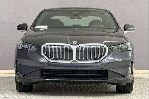 Dark Graphite Metallic 2026 BMW 530 530i