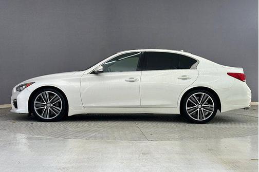 2015 INFINITI Q50 Sport