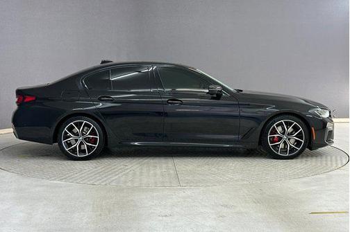 2022 BMW 530 i