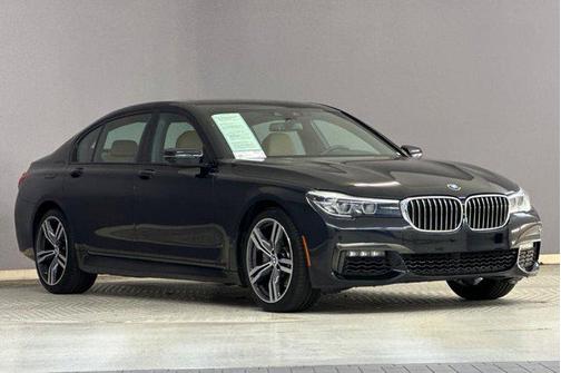 2019 BMW 740 740i