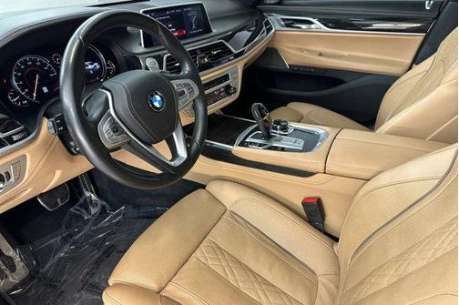 2019 BMW 740 740i