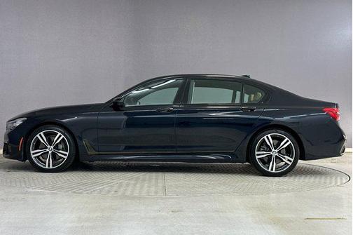 2019 BMW 740 740i