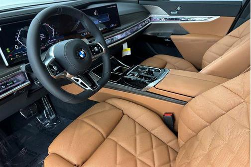 2026 BMW 740 740i