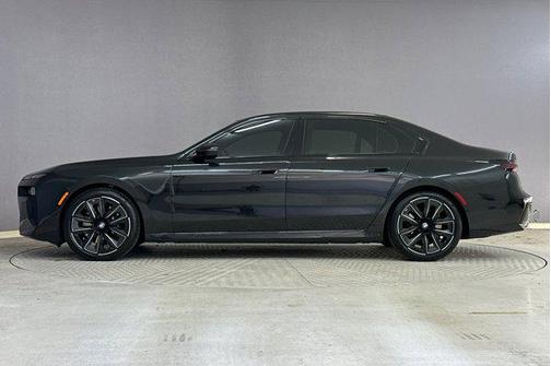 2024 BMW 740 740i