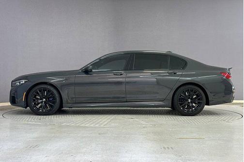 Dravit Grey Metallic 2022 BMW 740 i