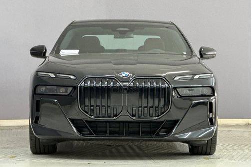 2026 BMW 740 740i